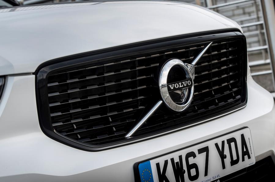Детали экстерьера Volvo XC40 T5 R-Design 2017 года  (UK) (фото 29 из 41)